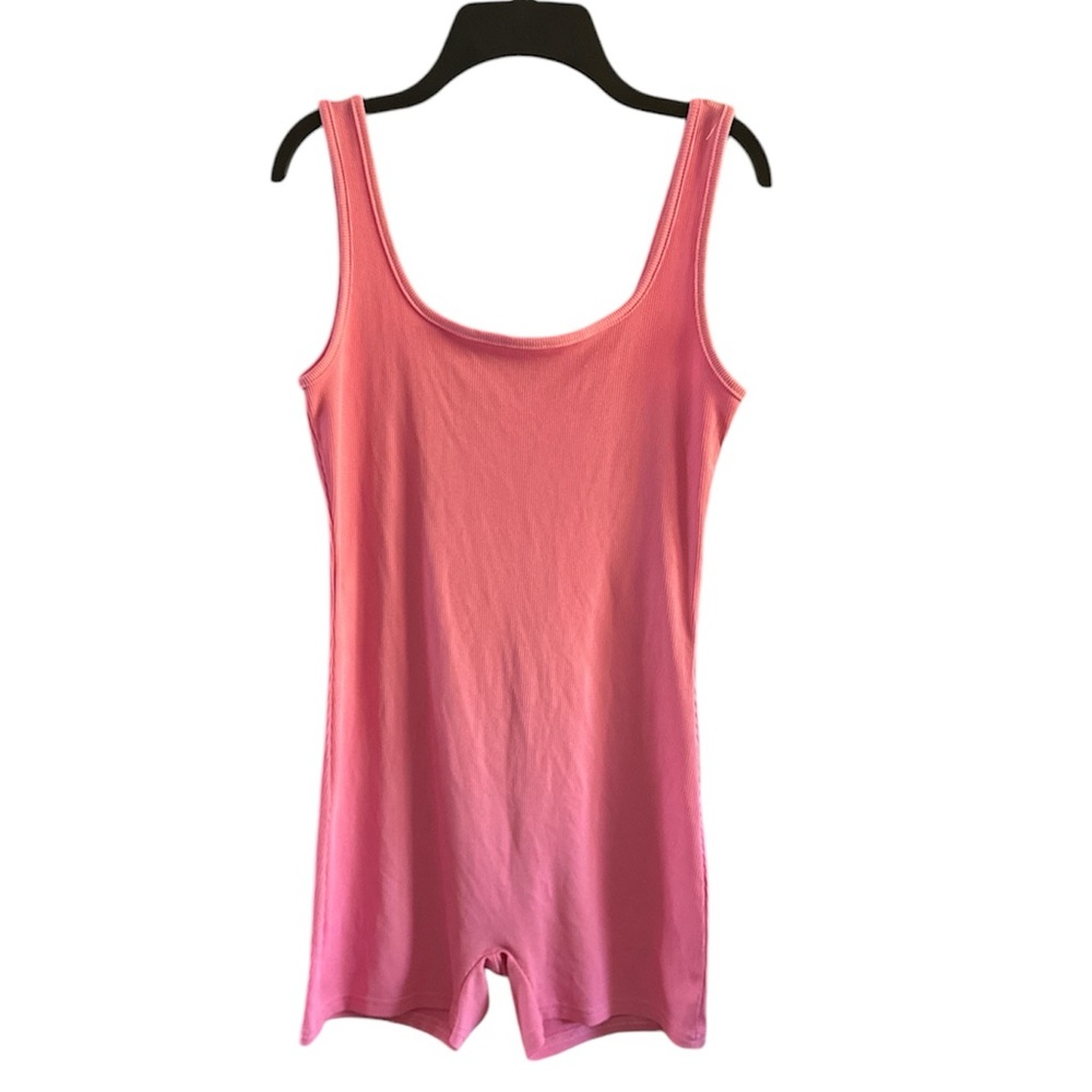 Ribbed stretch Athletic Romper Color pink Size Large